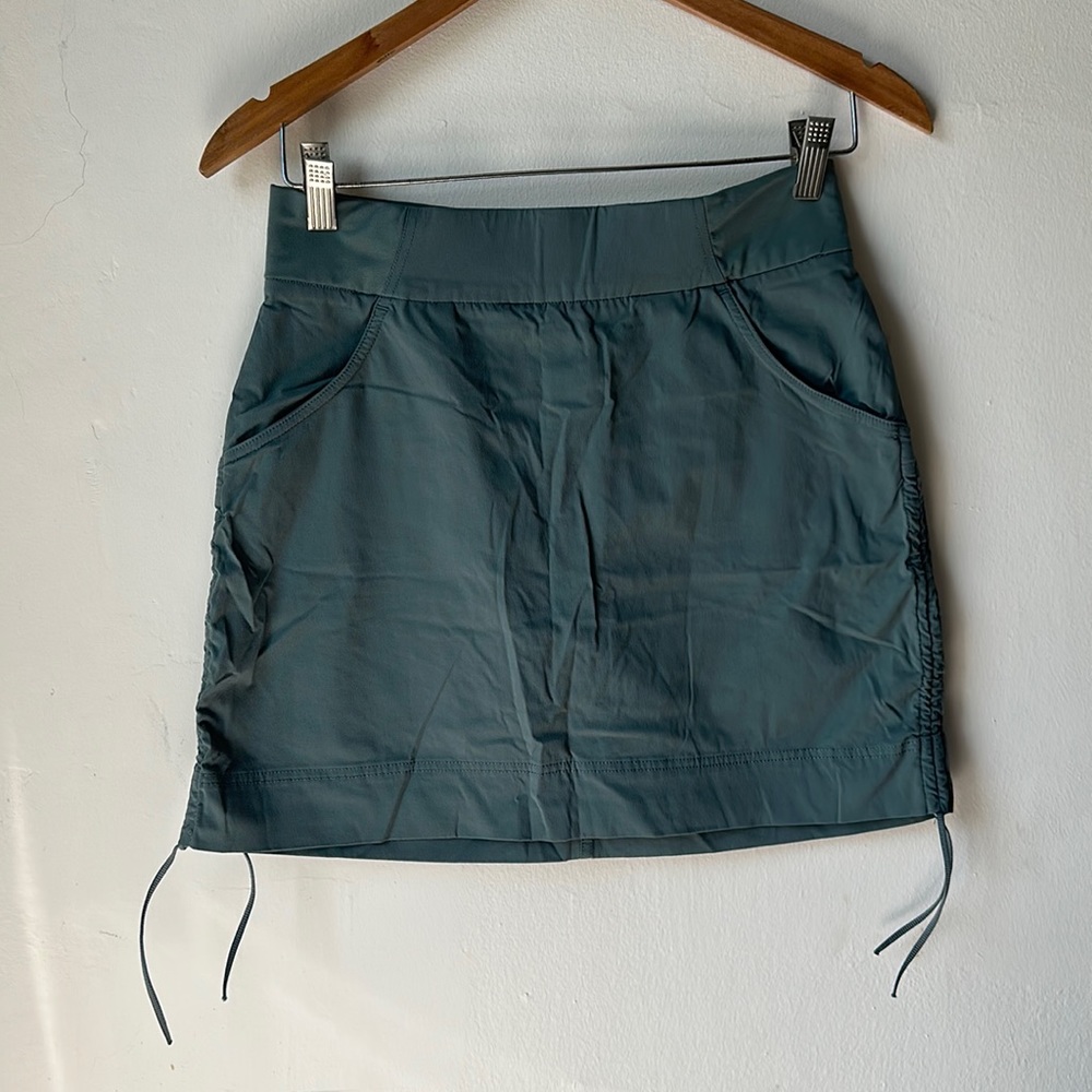 💚💚💚COLUMBIA skirt size small 💚💚💚💚💚